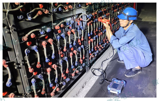 蓄電池內阻測試現場